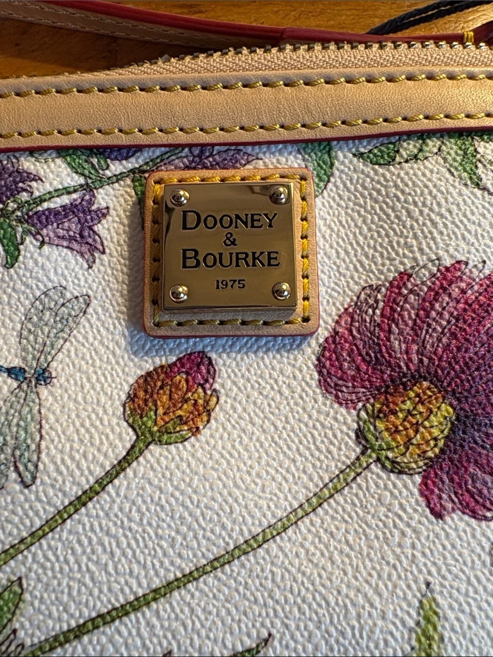 NWT Dooney & Bourke Coated cotton Botanical Large Slim Wristlet - Picture 4 of 4